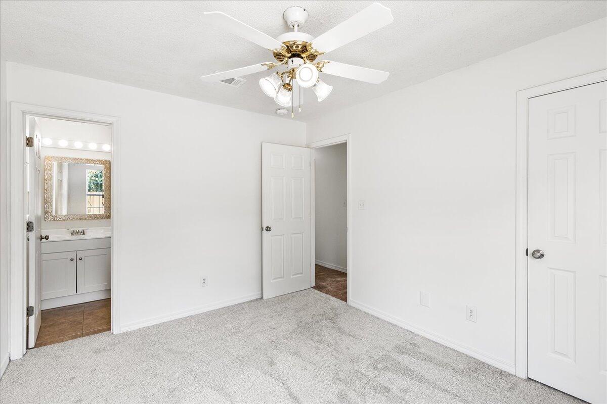 AUTUMN TRACE - Residential