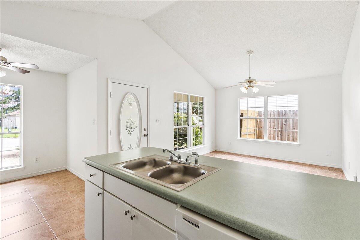 AUTUMN TRACE - Residential