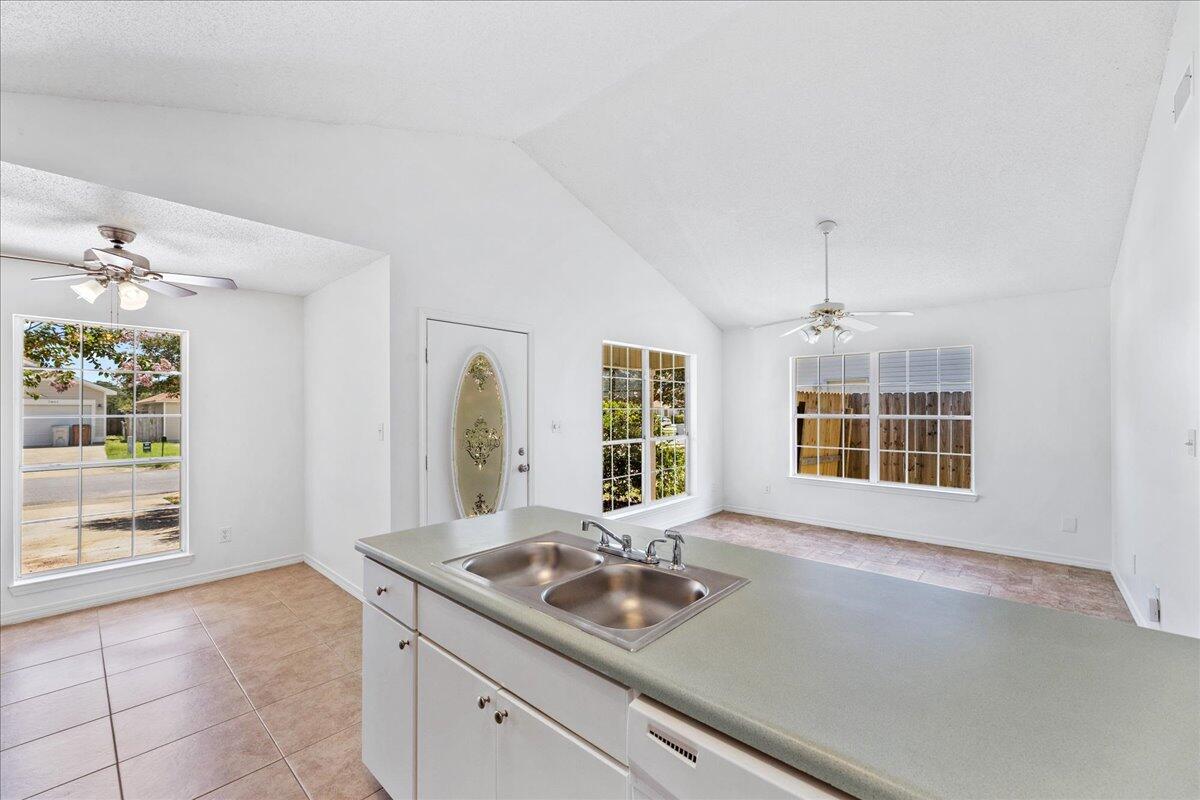 AUTUMN TRACE - Residential