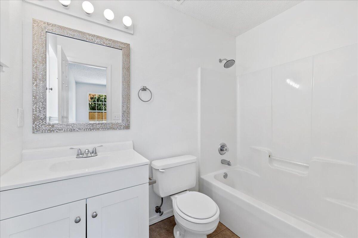 AUTUMN TRACE - Residential