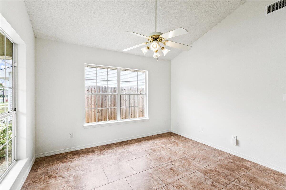 AUTUMN TRACE - Residential