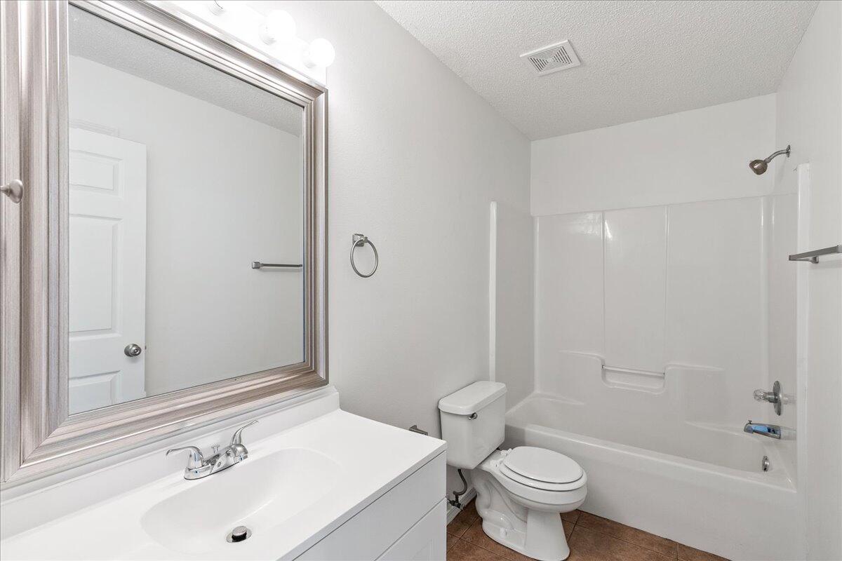 AUTUMN TRACE - Residential