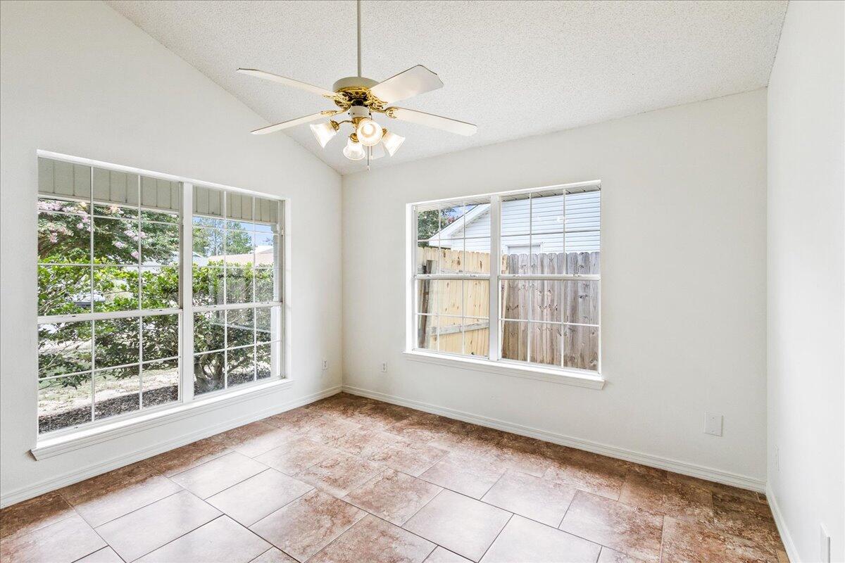 AUTUMN TRACE - Residential