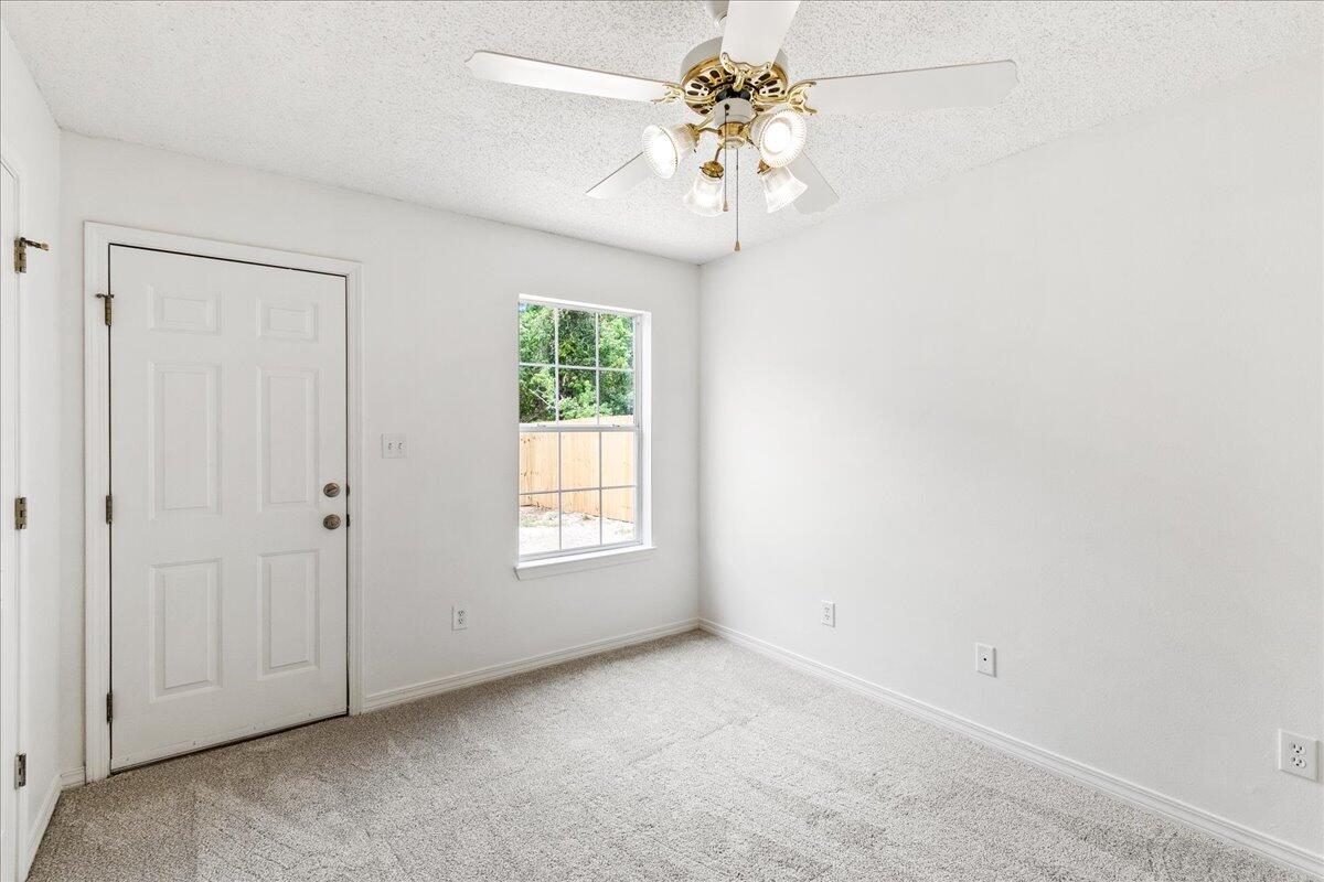 AUTUMN TRACE - Residential