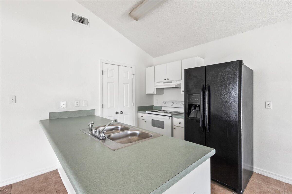 AUTUMN TRACE - Residential