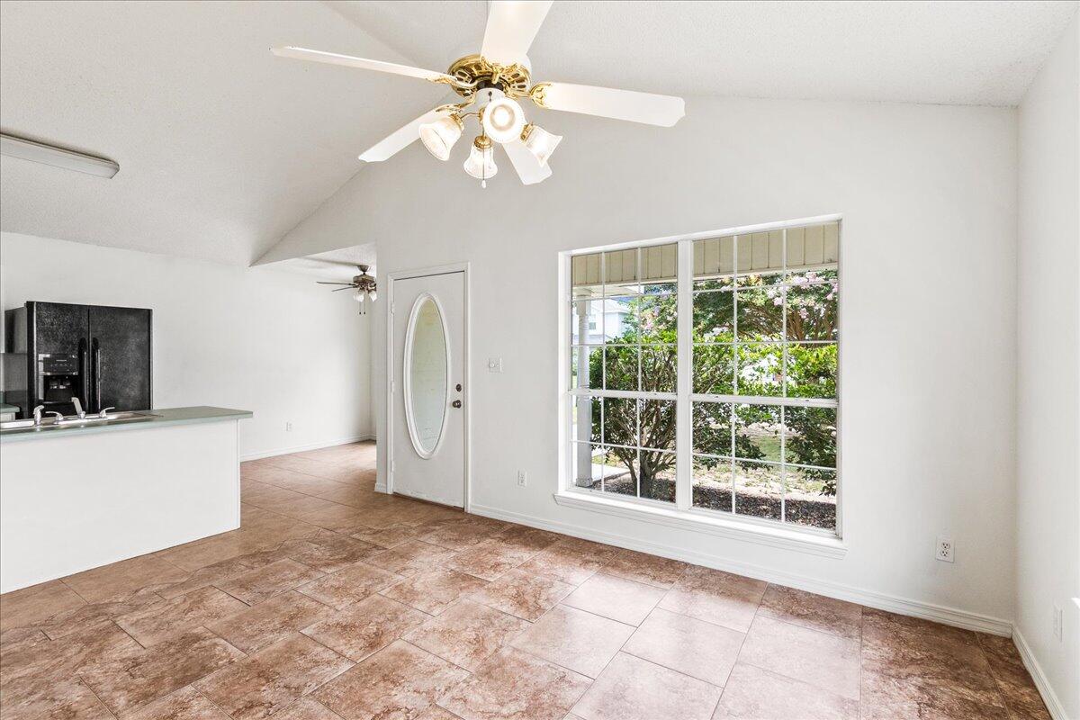 AUTUMN TRACE - Residential