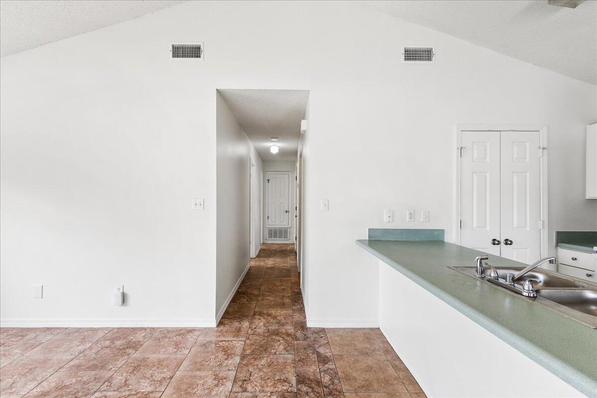 AUTUMN TRACE - Residential