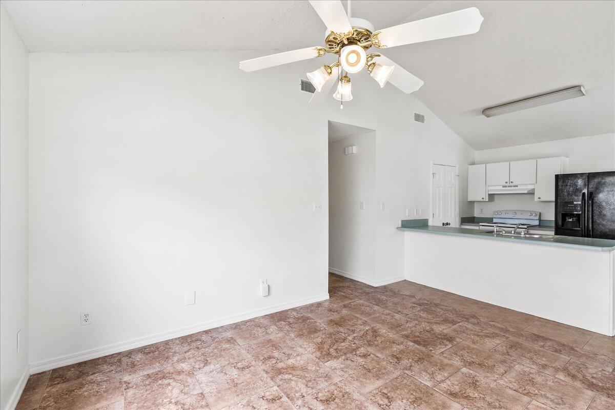 AUTUMN TRACE - Residential