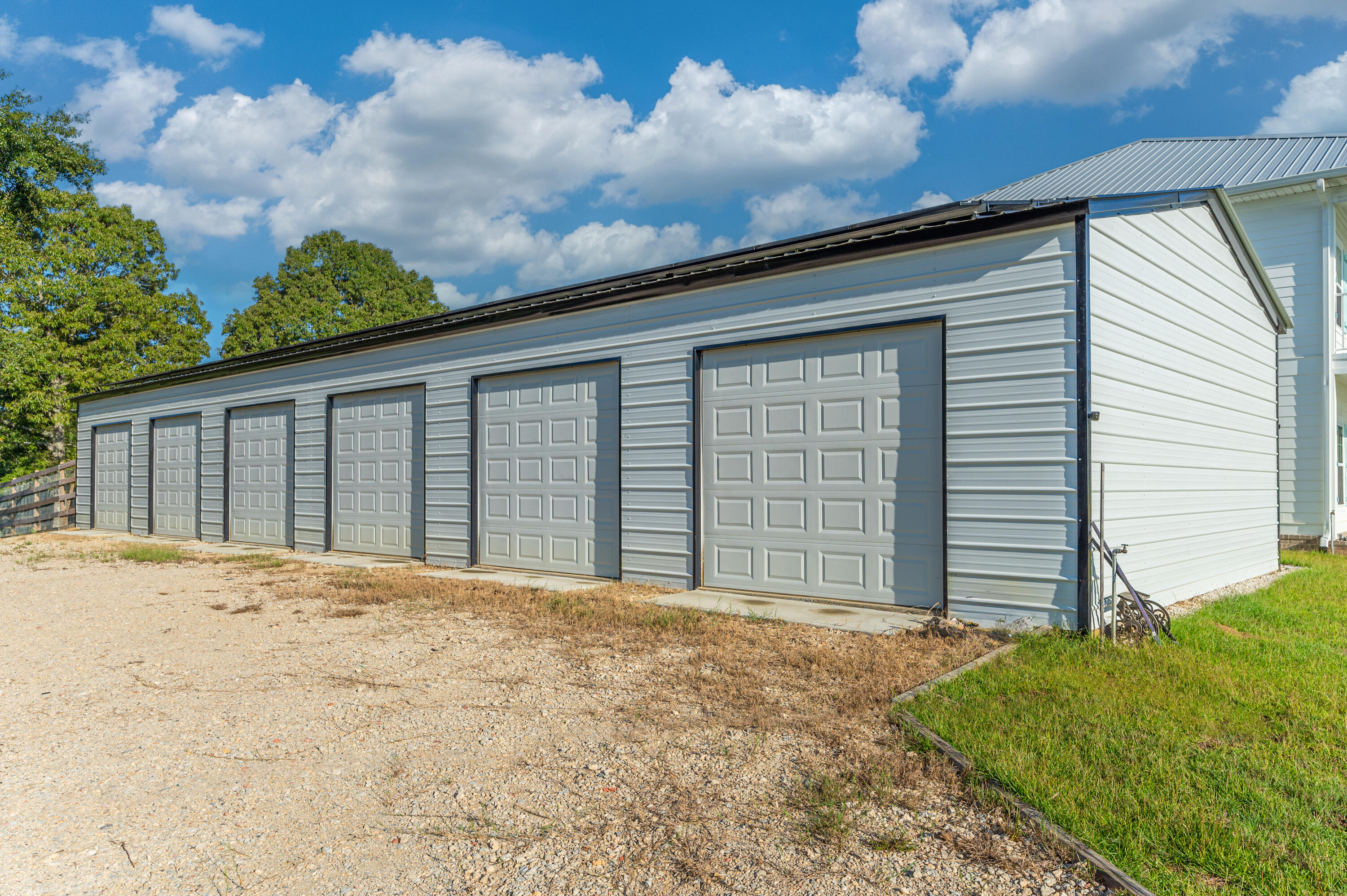 NO RECORDED SUBDIVISION - Residential