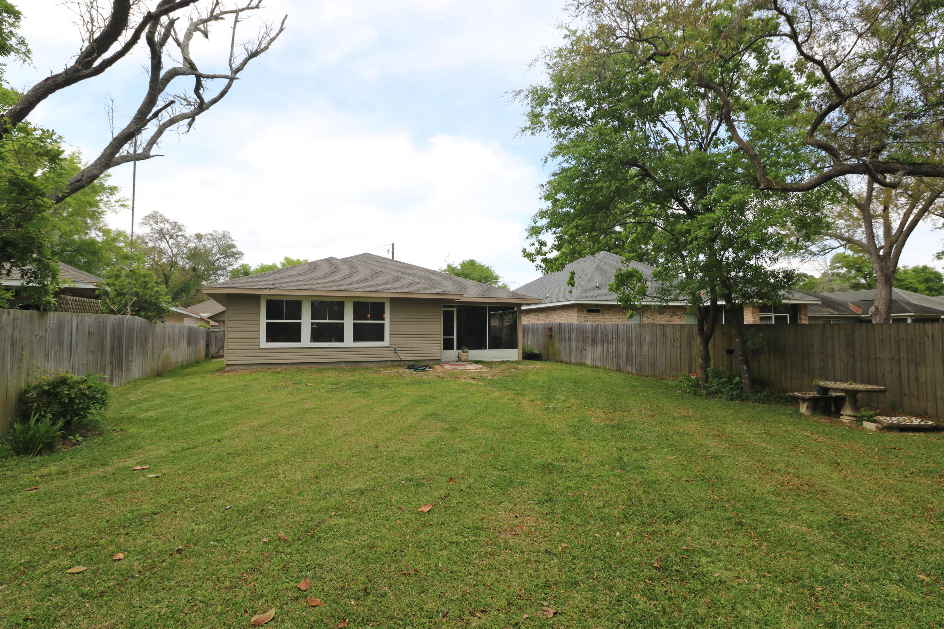 WOODLAND ACRES - Residential