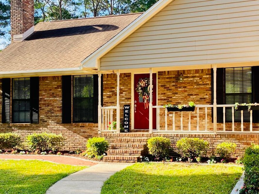 5 bedroom home in Rocky Bayou with a pool! A bright, fresh, clean interior with granite and stainless in the kitchen, tile flooring throughout the house , 2 car garage and attached carport. Loads of storage and a cozy fireplace. Includes the pool maintenance .