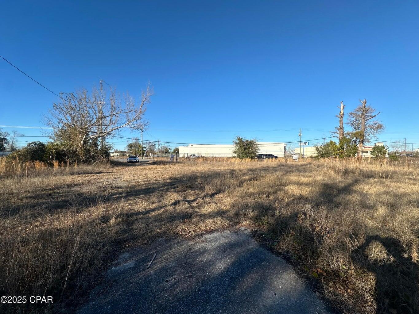 NO RECORDED SUBDIVISION - Land