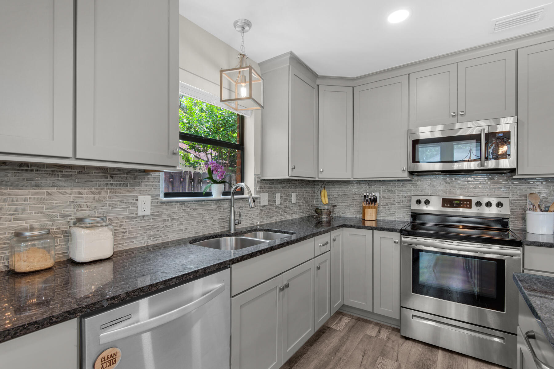 WOODLAND SHORES T/H PH 5 - Residential