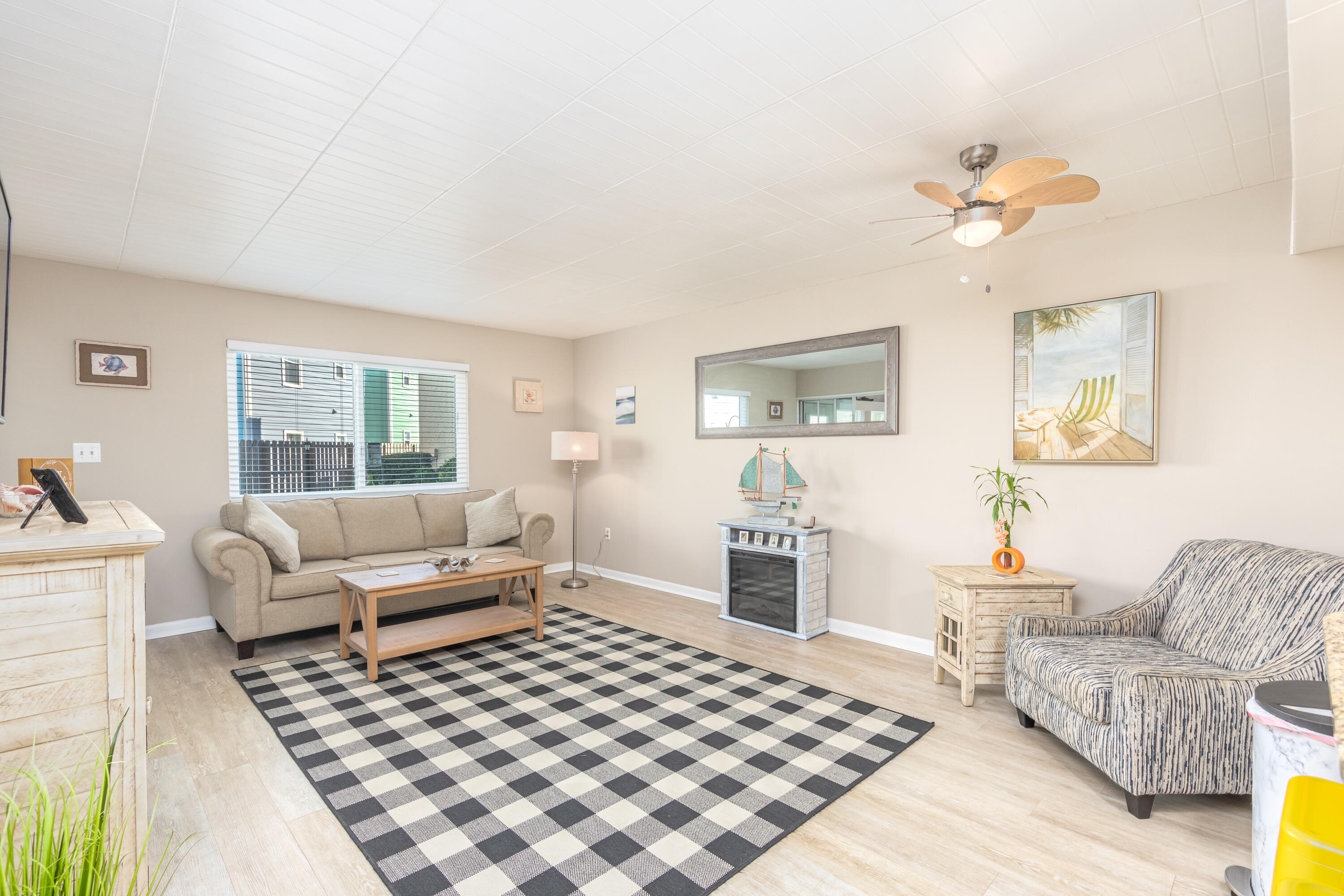 CHATEAU LA MER CONDO - Residential