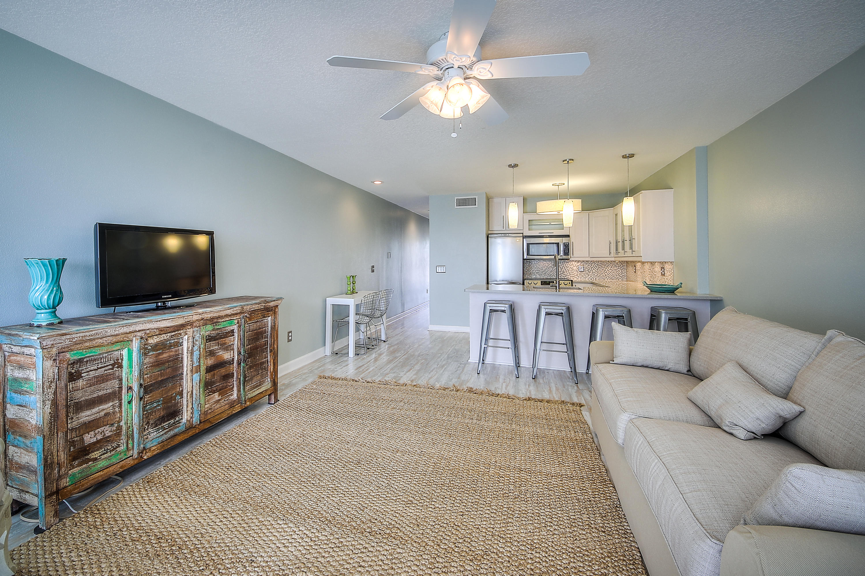 MISTRAL CONDO - Residential