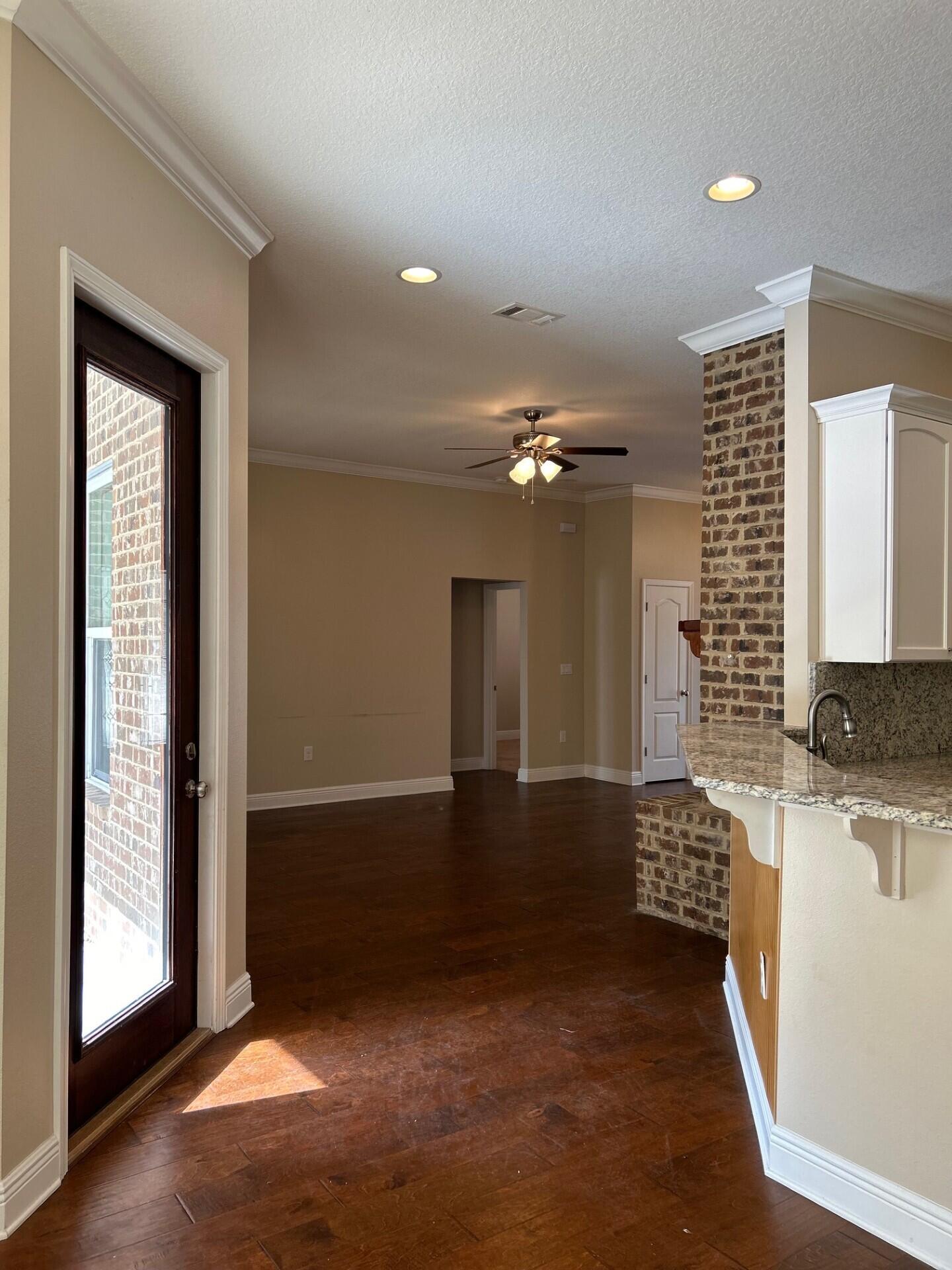 Crestview Suburb (231000.00) - Residential Lease