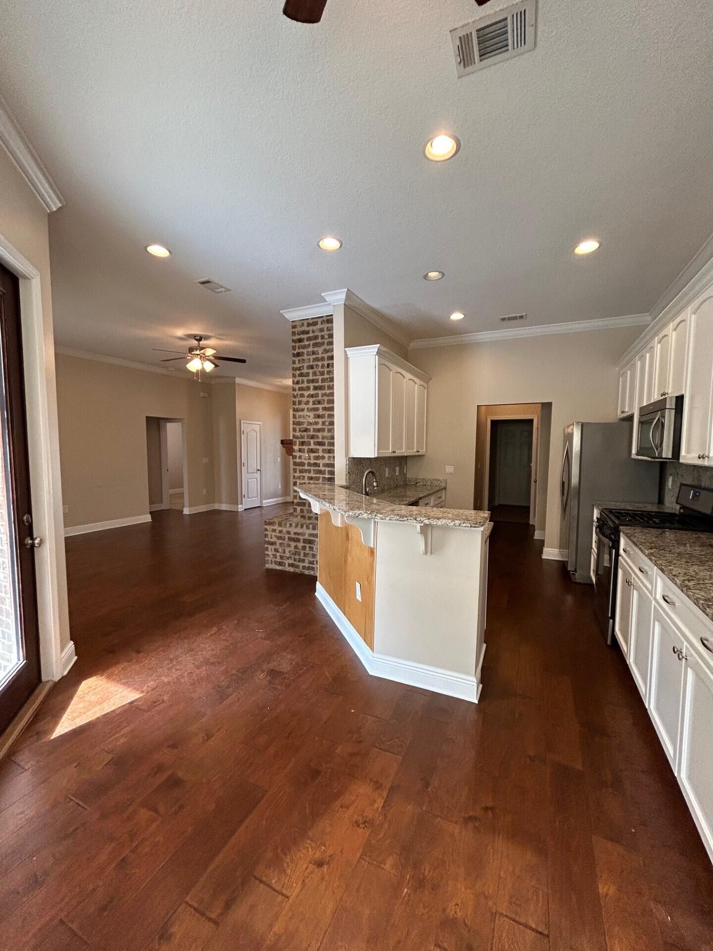 Crestview Suburb (231000.00) - Residential Lease