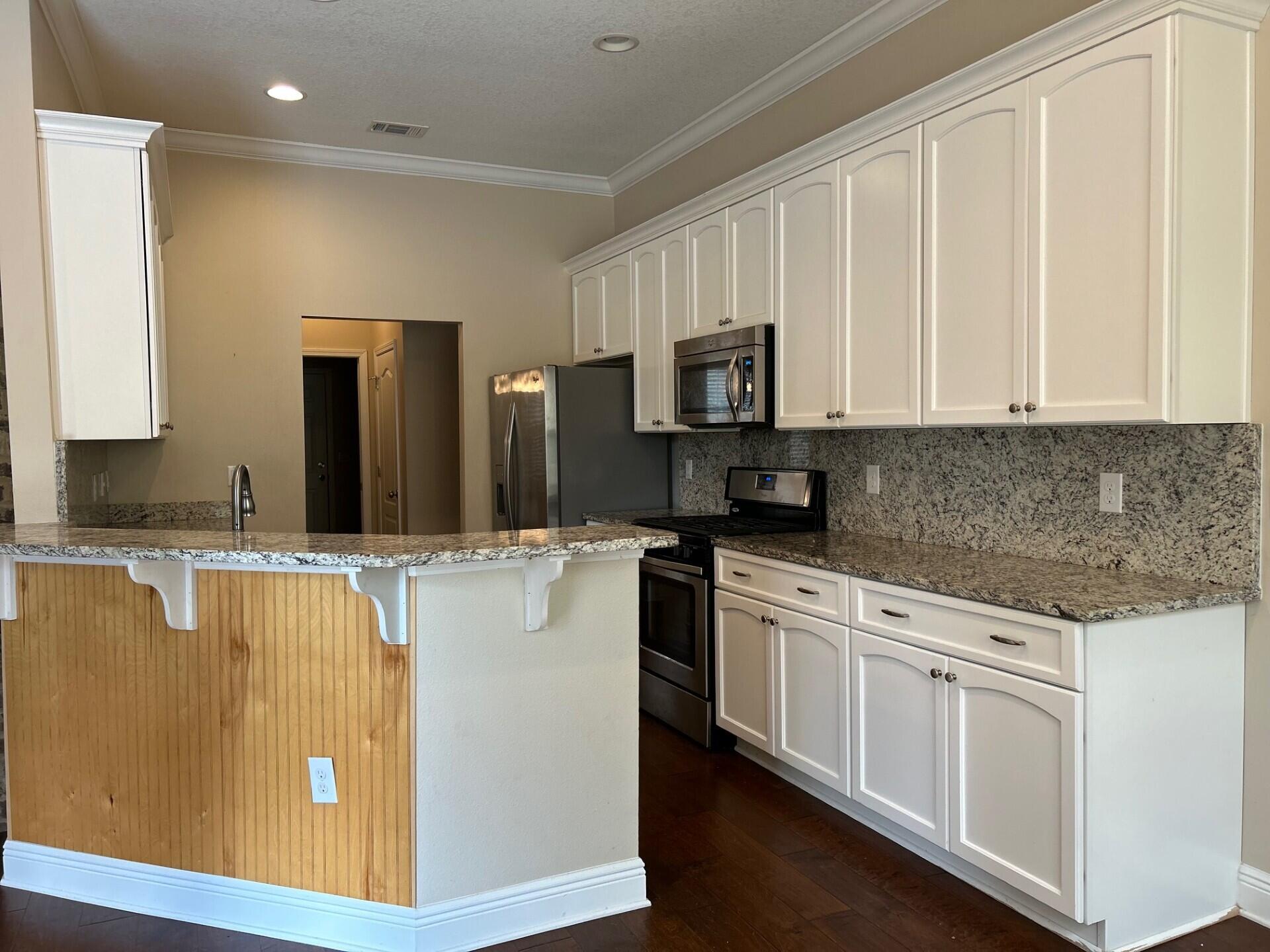 Crestview Suburb (231000.00) - Residential Lease