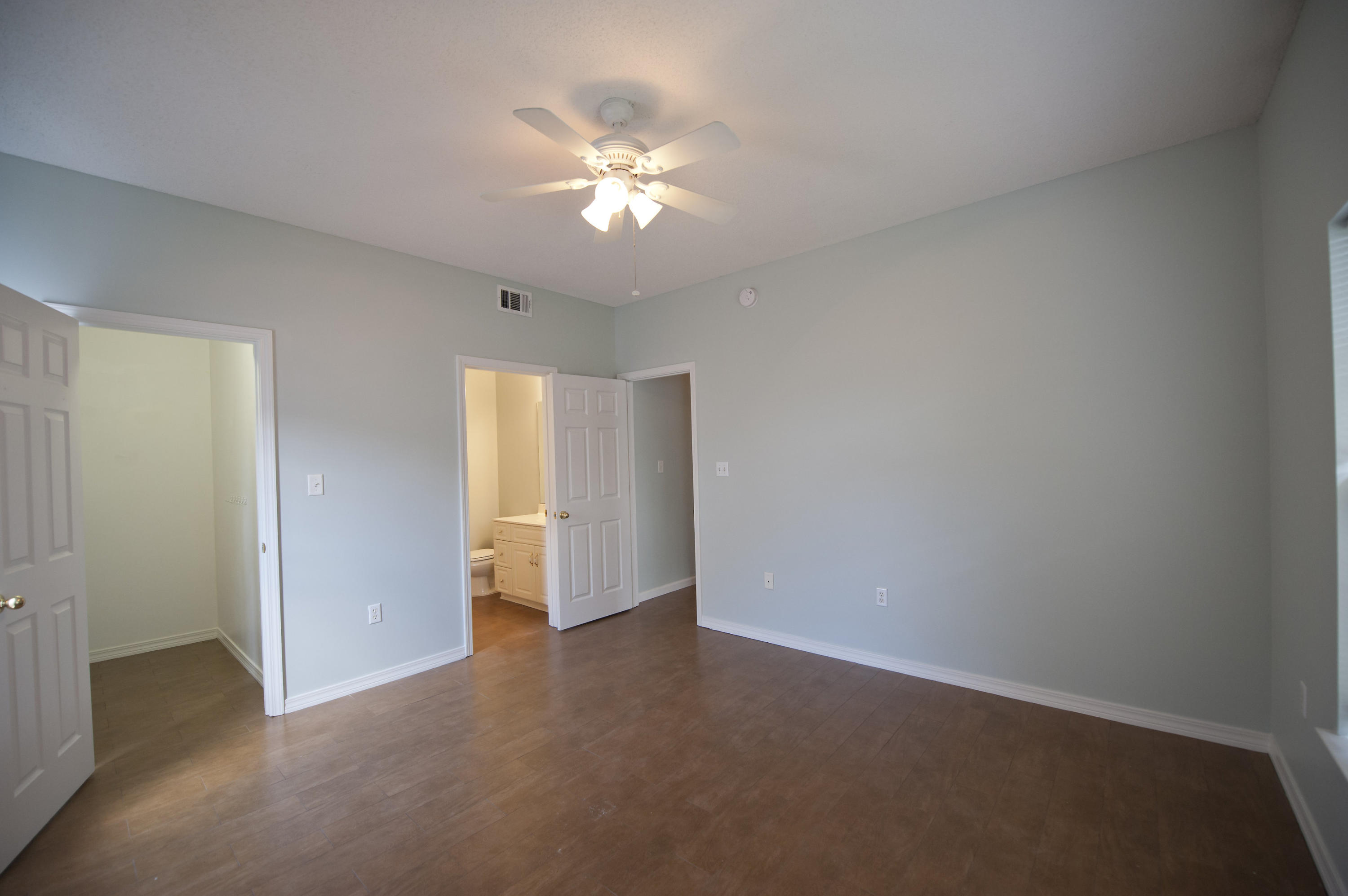 THE OAKS AT NICEVILLE - Residential