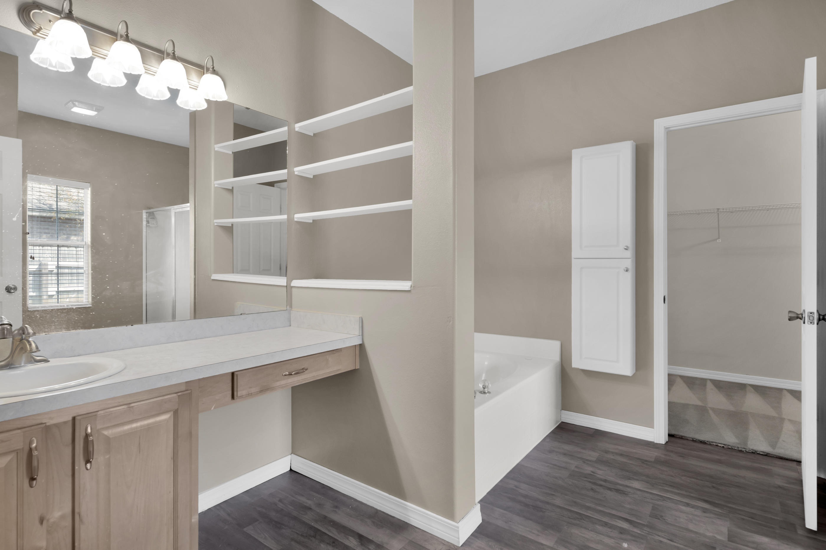 HOLLEY BY THE SEA - Residential