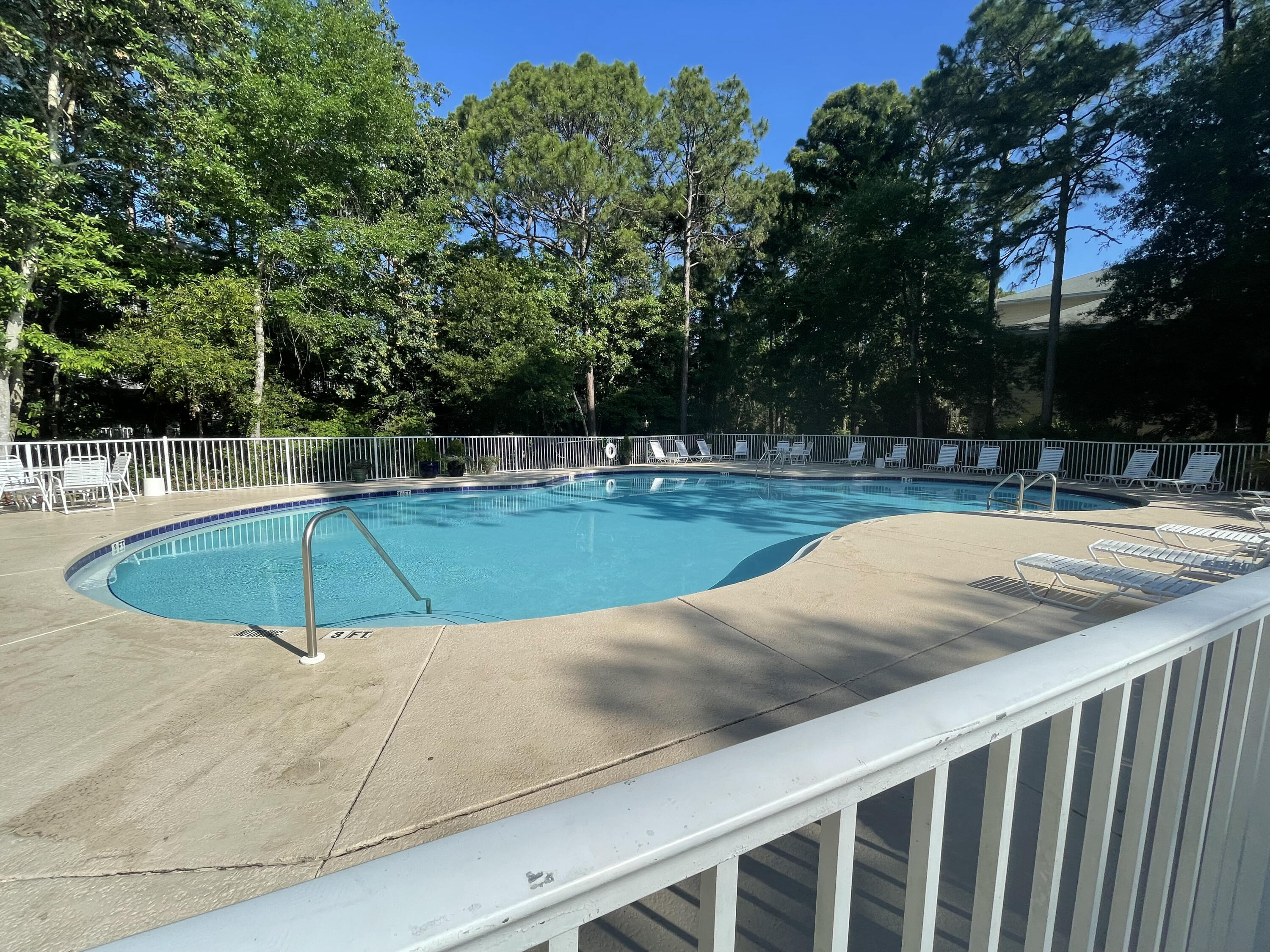 POINT OF VIEW T/H CONDO - Residential