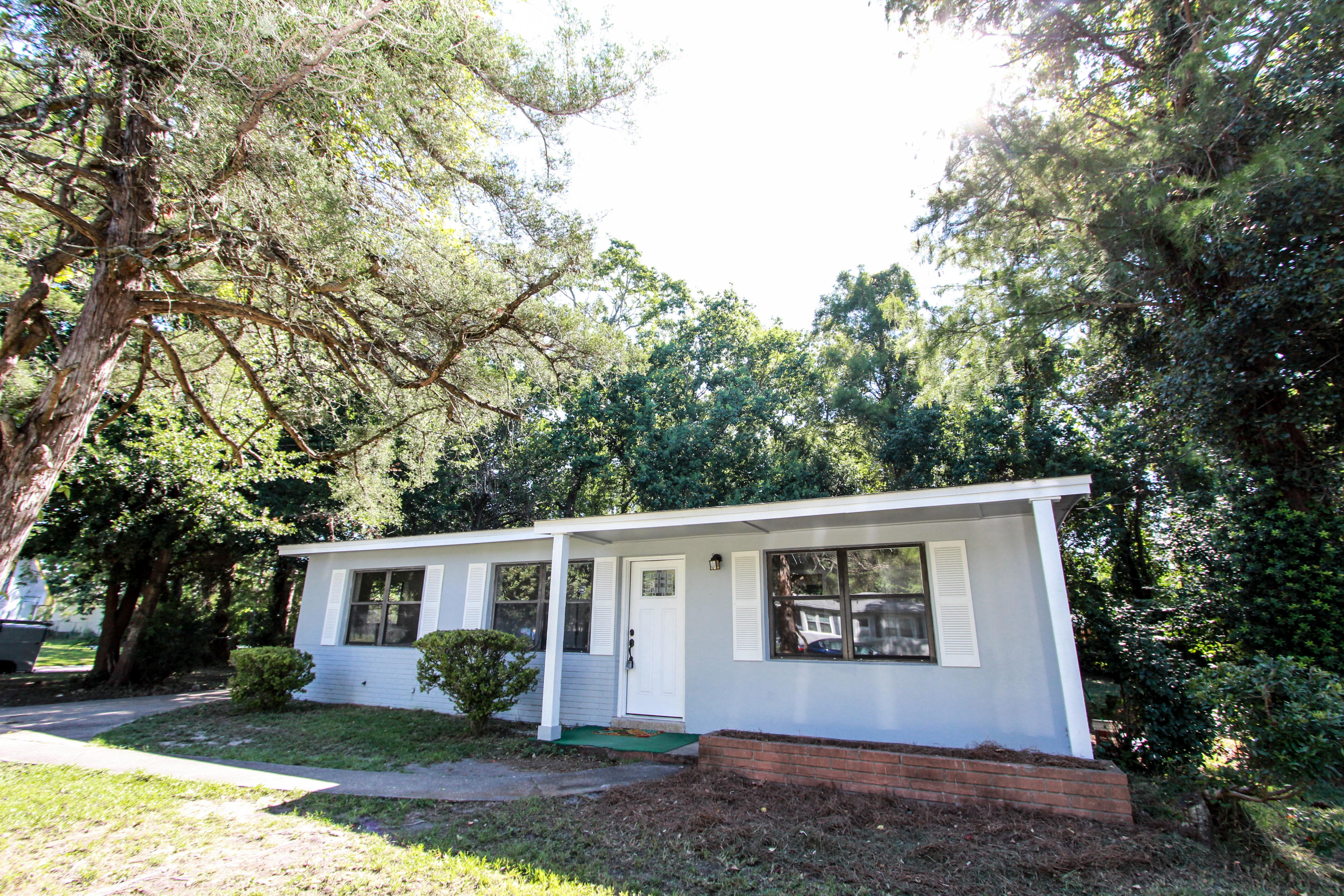 Updated 3/2 Home right in the middle of town. This home is MOVE IN READY with new flooring, paint, light fixtures, updated kitchen and bathrooms. Brand new dimensional shingle Roof with 30 year warranty! Plenty of room to live and entertain with the two living areas and a huge backyard. The FWB Park is right across the street with a picnic area, basketball court, playground and other amenities. This home is conveniently located to military bases, medical facilities and great schools. Seller will install new HVAC system