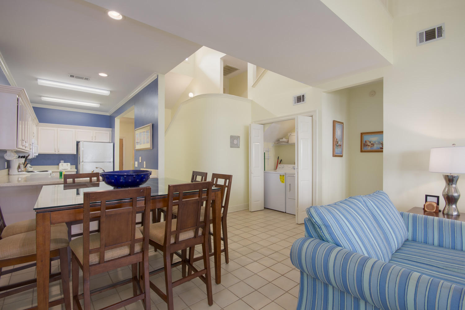 VANTAGE POINTE - Residential