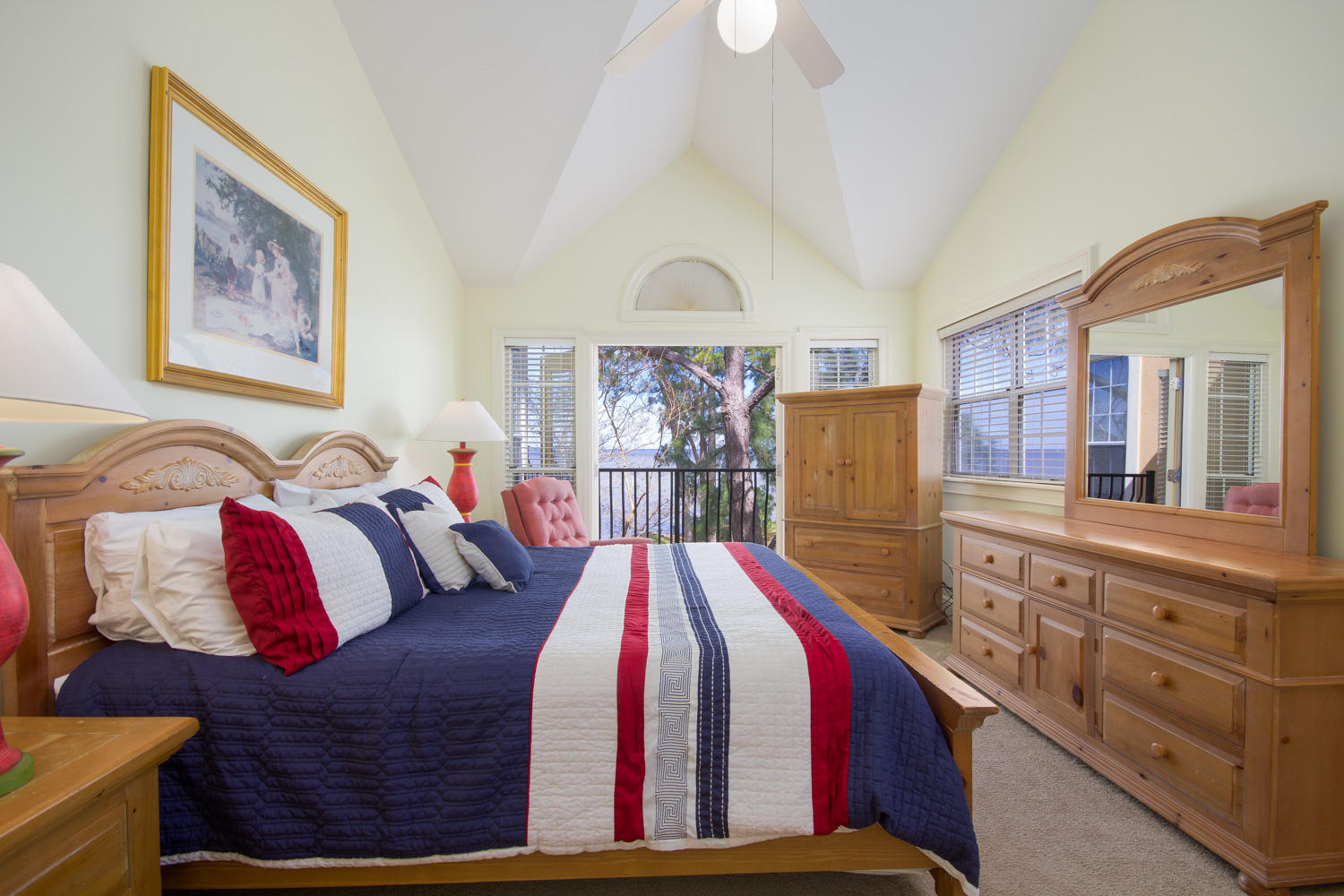 VANTAGE POINTE - Residential