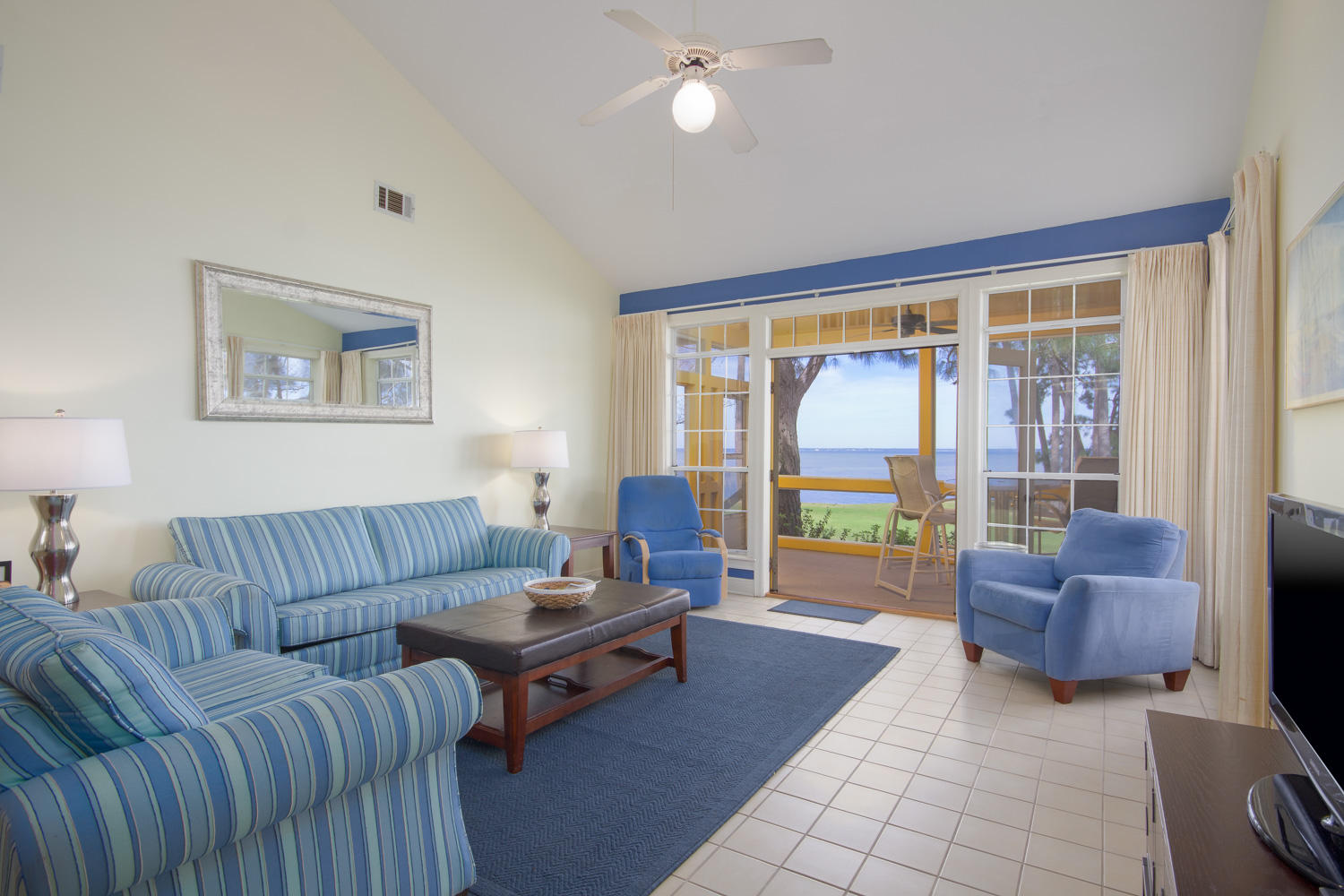 VANTAGE POINTE - Residential