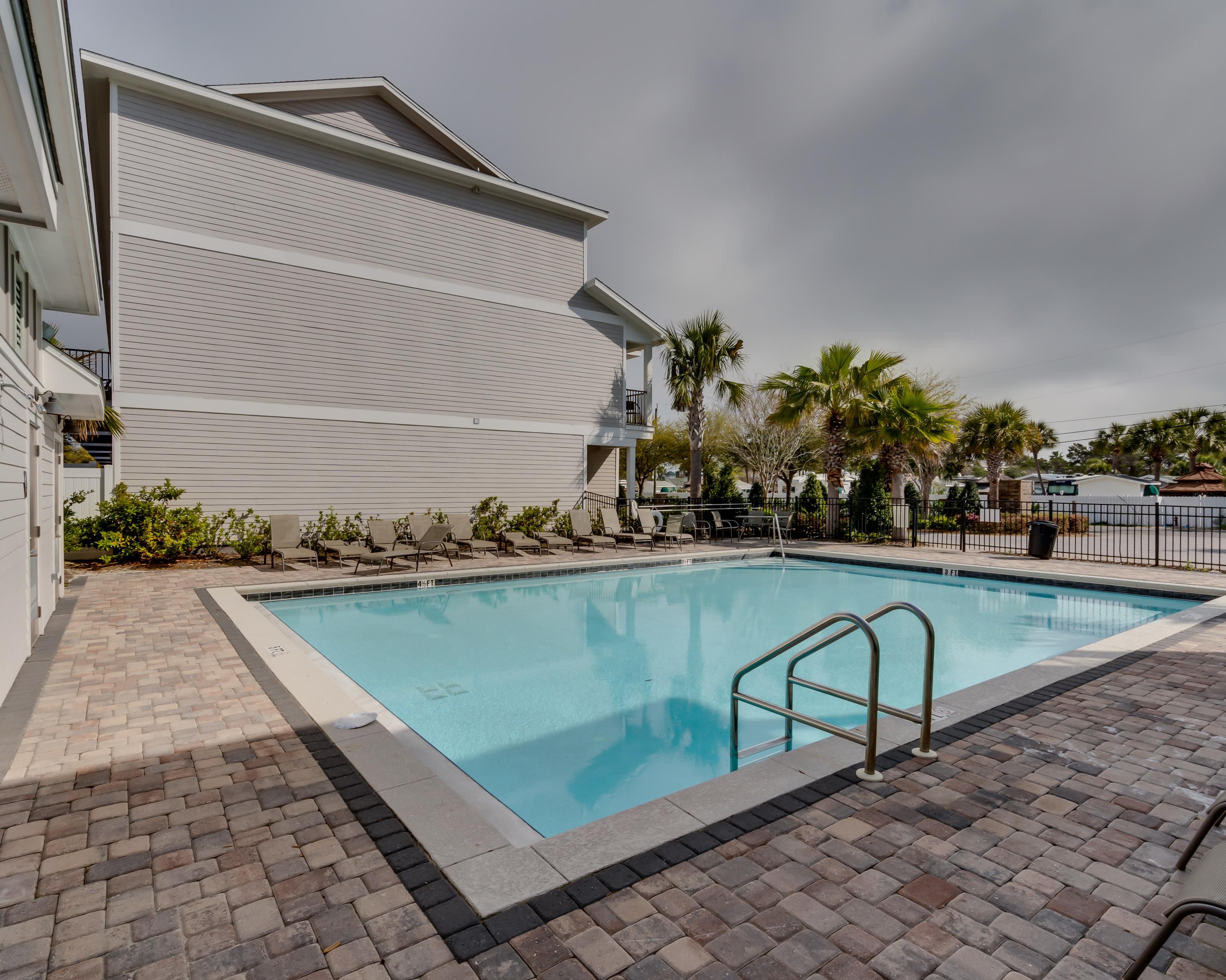 DRIFTWOOD DRIVE TOWNHOMES - Residential