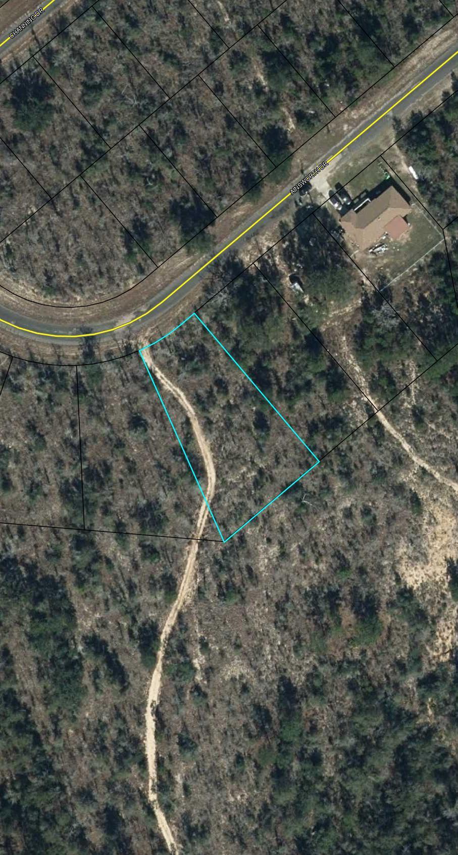 ELECTRIC & WATER IN FRONT OF LOT....This lot is priced right and ideal for a builder / developer. Large .459 acre lot is a plus for a builder or a family wanting to build . Sunny Hills is ideal for someone wanting country living with clubhouse and golf course without paying high HOA fees. Other than the clubhouse and beautiful Green Golf turf, Sunny Hills offers numerous lakes with white sandy beaches and clear water throughout for recreational activities such as swimming, boating, and fishing, but also provides a short drive, approximately 45 minutes to Panama City beaches, entertainment, dining, malls, and airport.