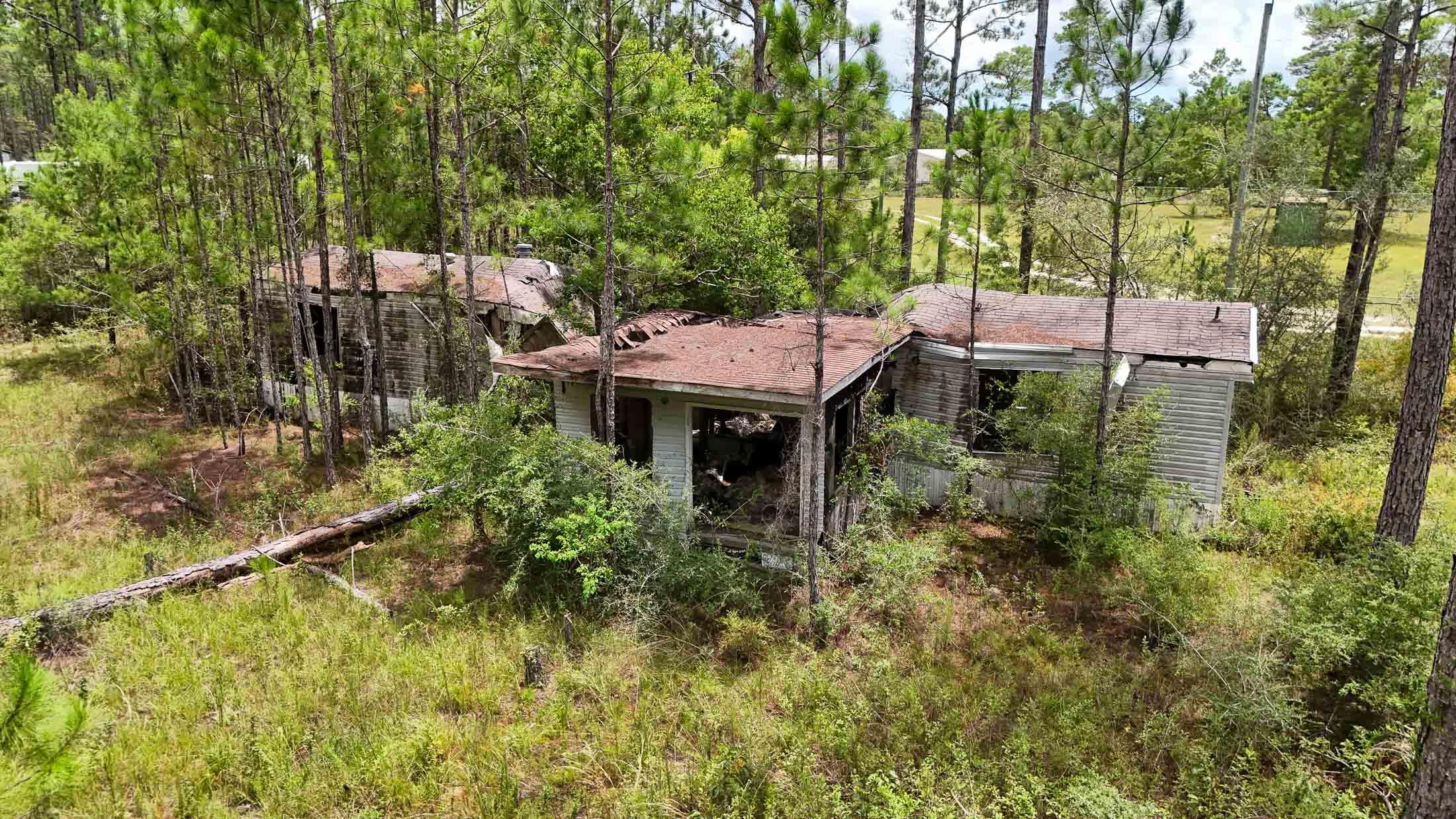 WHITE PINES UNREC - Land