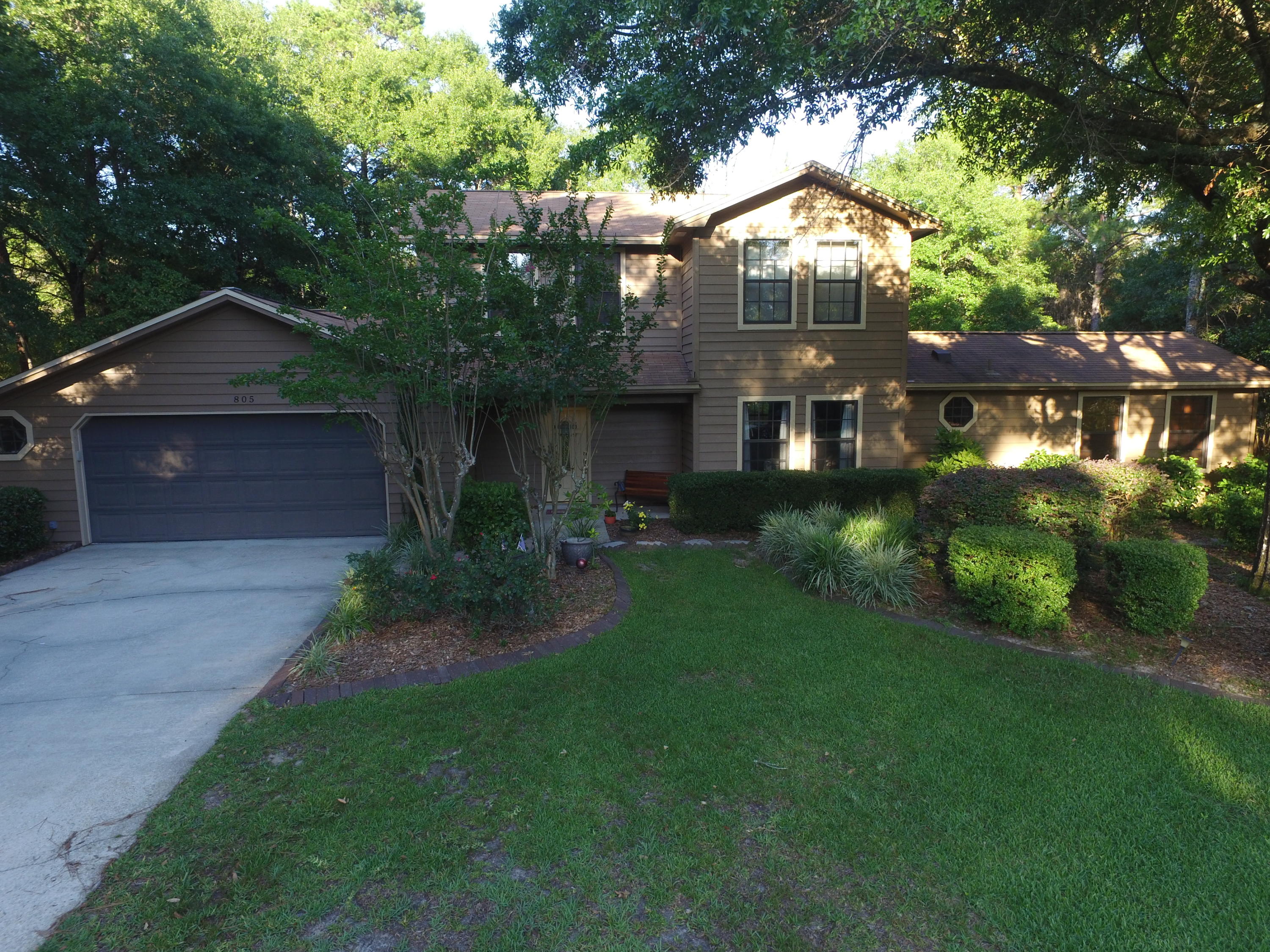 LE CHATEAU - Residential