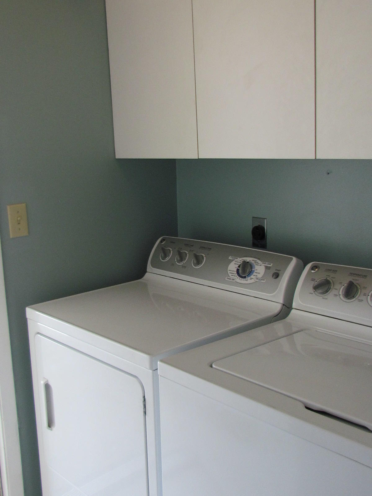 COLLEGE OAKS - Residential Lease