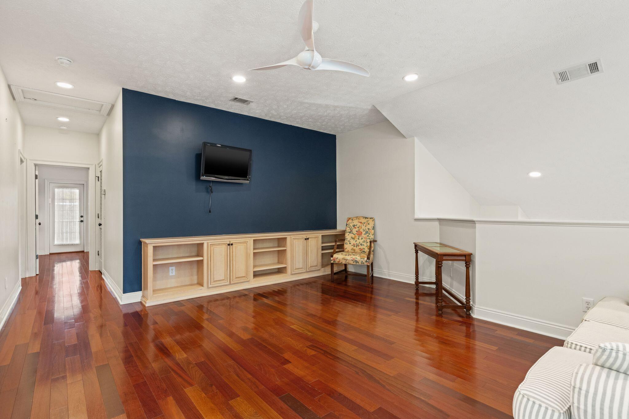 SEABREEZE - Residential