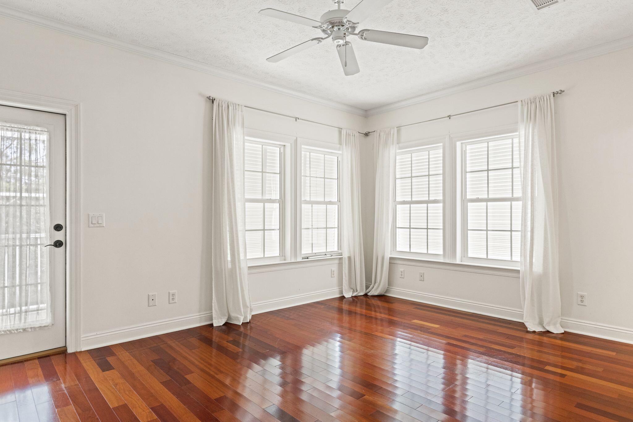 SEABREEZE - Residential