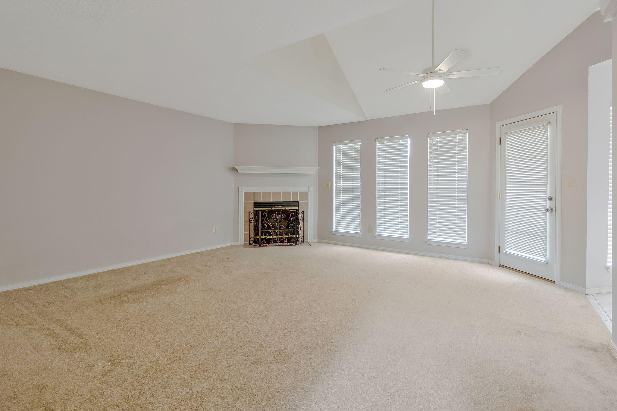 MOSSY OAKS - Residential Lease