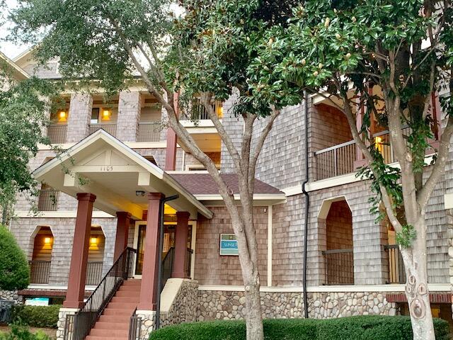 Rare find in Lakeside Lodge! This TOP FLOOR unit offers TOTAL PRIVACY with no neighbor balconies in view. 2 DEDICATED PARKING SPACES and a GAS FIREPLACE also add to this unique opportunity. Grab a cup of morning coffee or a cool evening drink and enjoy nature at its best from your balcony overlooking both an expansive pond and Lake Powell. The spacious Living and Dining Area offer plenty of room to gather while the split floor plan provides privacy for the master bedroom suite and two additional bedrooms and baths. Enjoy the lakeside private pool for Lodge Residence, or the amazing community amenities that are just steps away. With a large resort style pool, state of the art fitness center, boat house with kayaks and canoes, fire pit, park and beautiful nature trails, opportunities await for your enjoyment and relaxation. Golf lovers will enjoy the convenience of Sharks Tooth Golf Course located within Wild Heron. Memberships are available! Come find your little piece of paradise today in this beautiful gated community of Wild Heron located on the shores of Lake Powell.