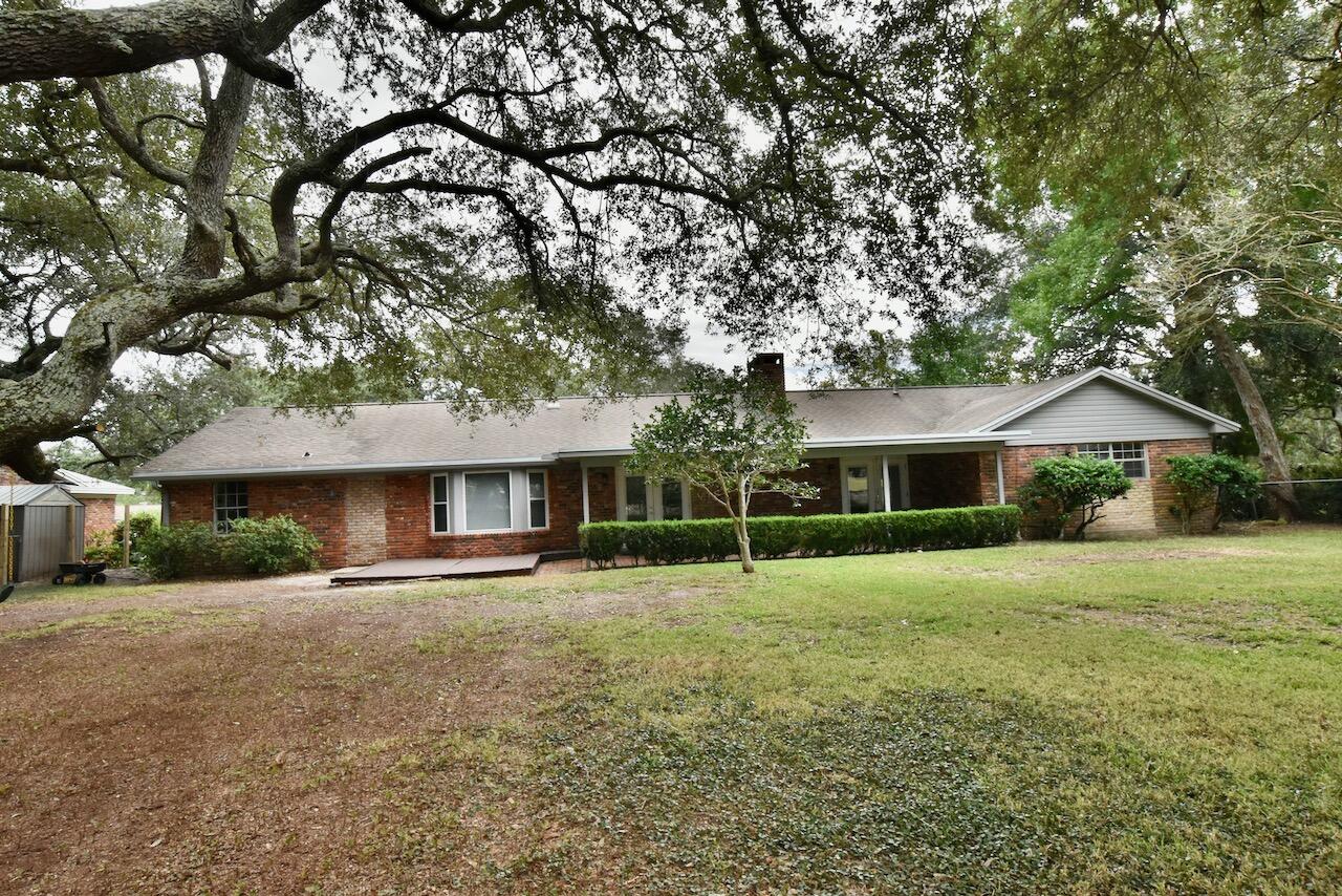 LAKE LORRAINE ESTATES - Residential Lease