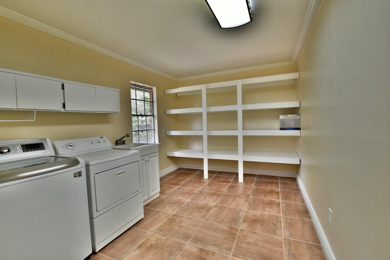 LAKE LORRAINE ESTATES - Residential Lease