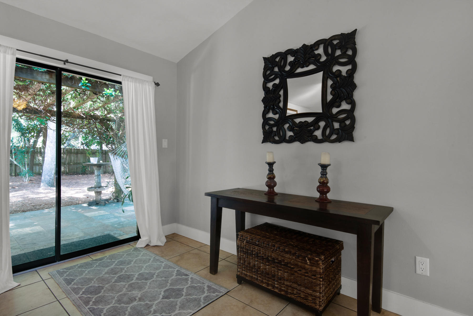 BAYVIEW MANOR - Residential