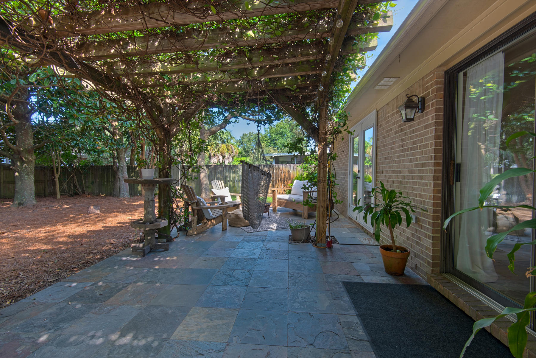 BAYVIEW MANOR - Residential