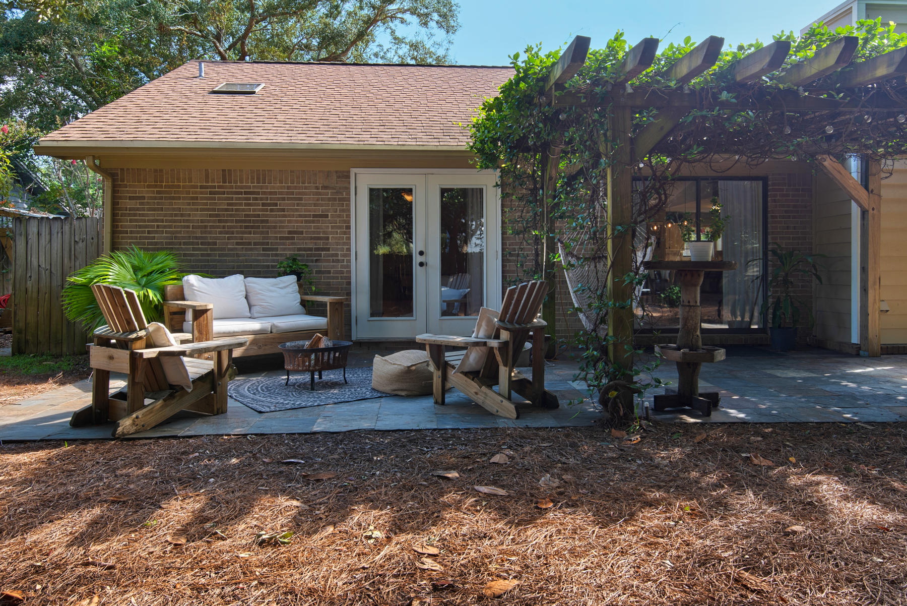 BAYVIEW MANOR - Residential