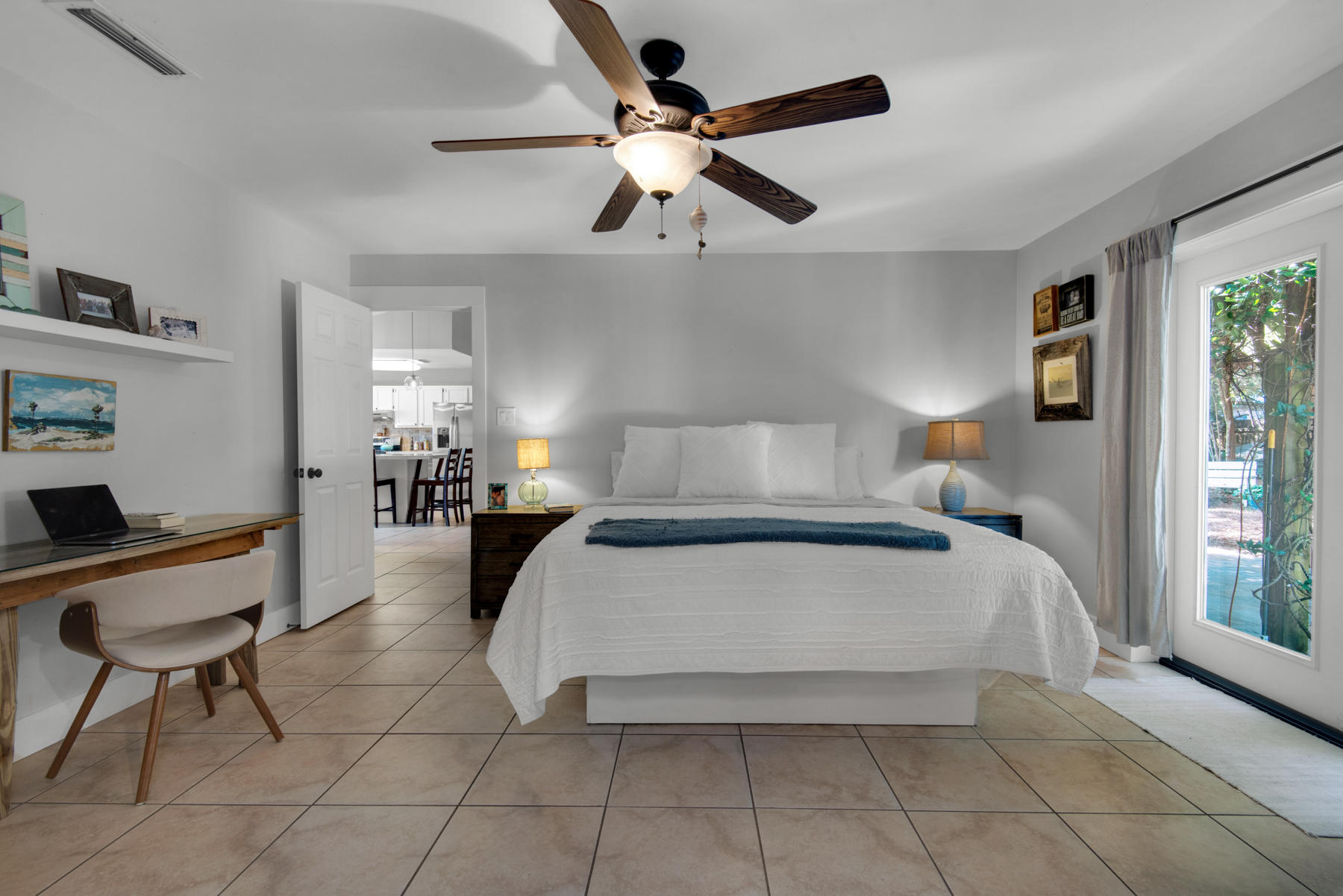 BAYVIEW MANOR - Residential