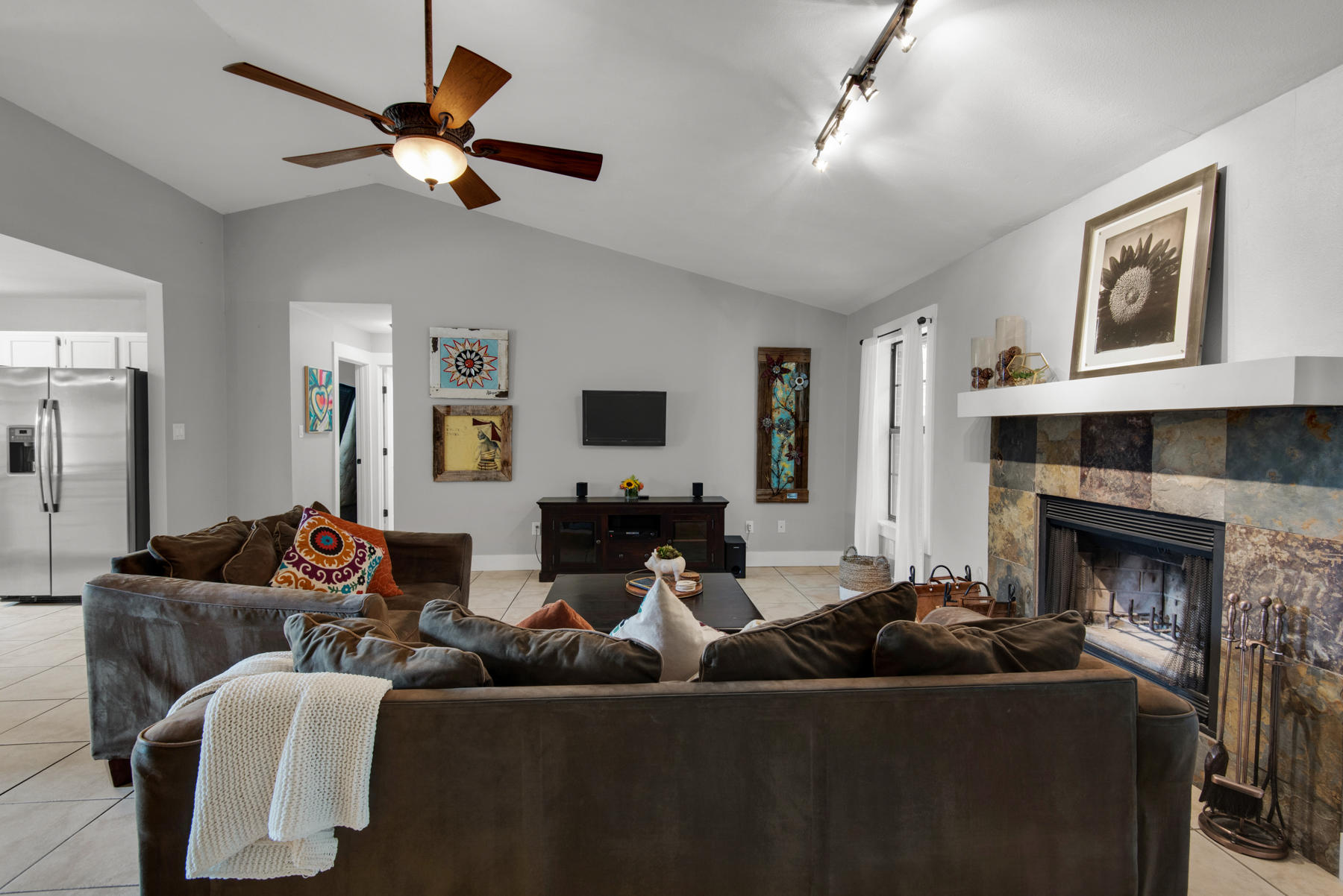 BAYVIEW MANOR - Residential