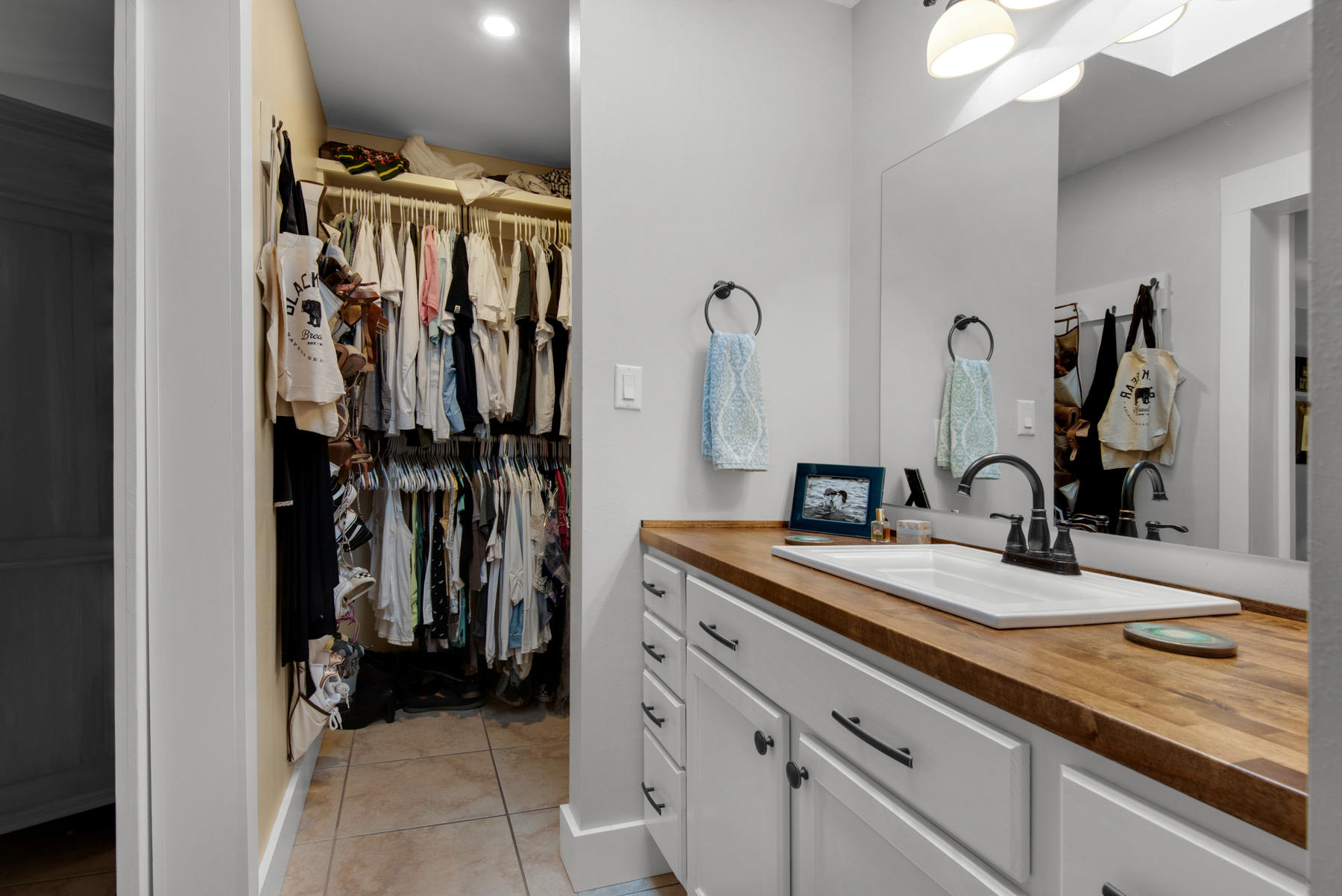 BAYVIEW MANOR - Residential