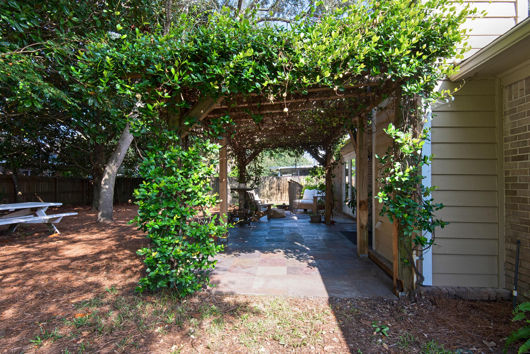 BAYVIEW MANOR - Residential