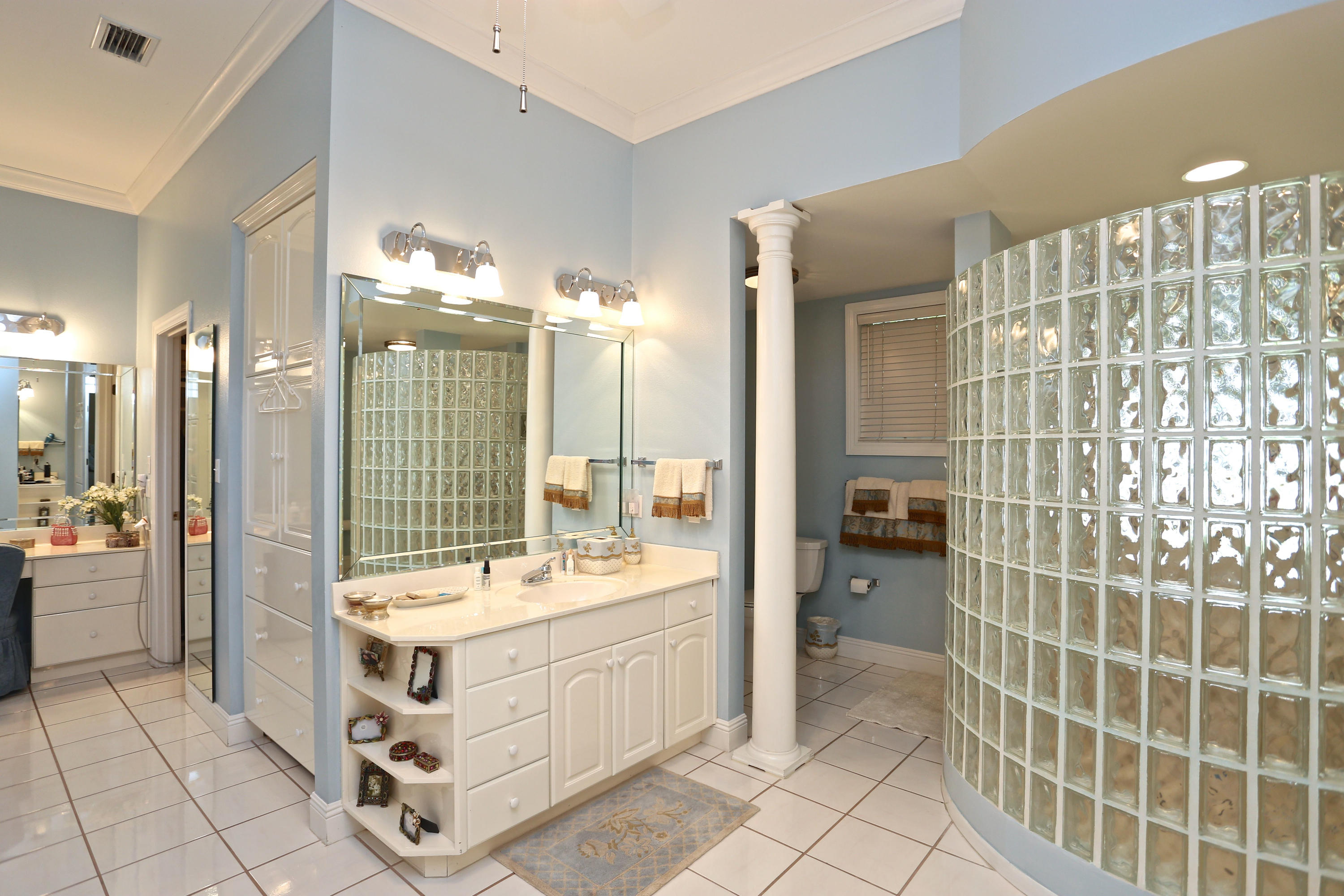 BAYTOWNE AVE EAST - Residential