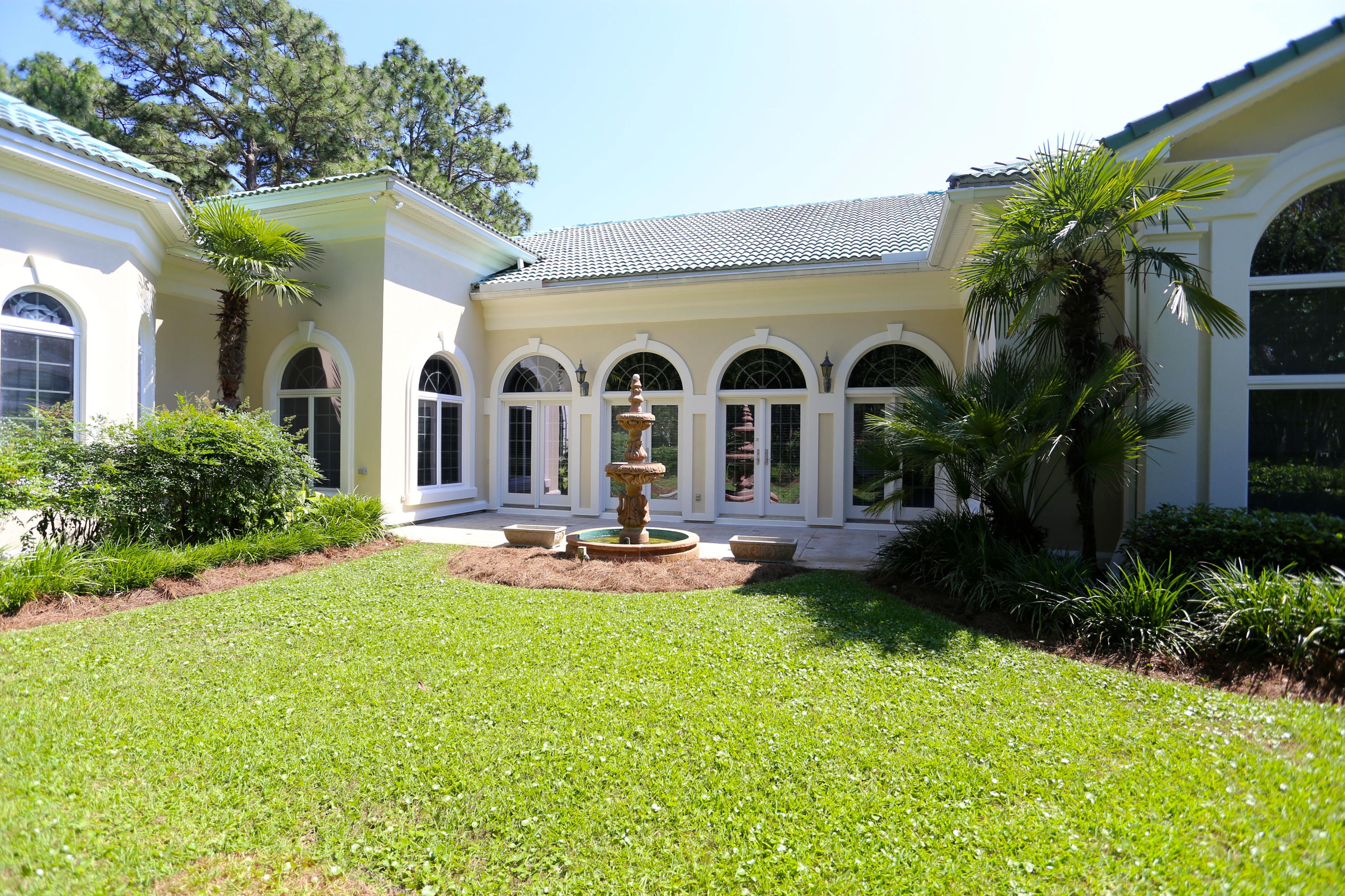 BAYTOWNE AVE EAST - Residential