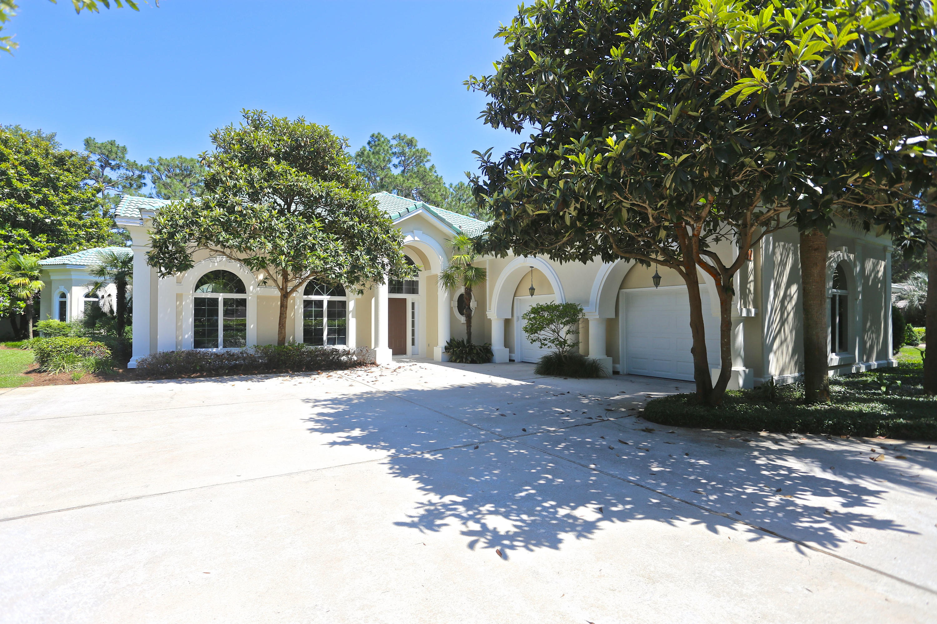 BAYTOWNE AVE EAST - Residential